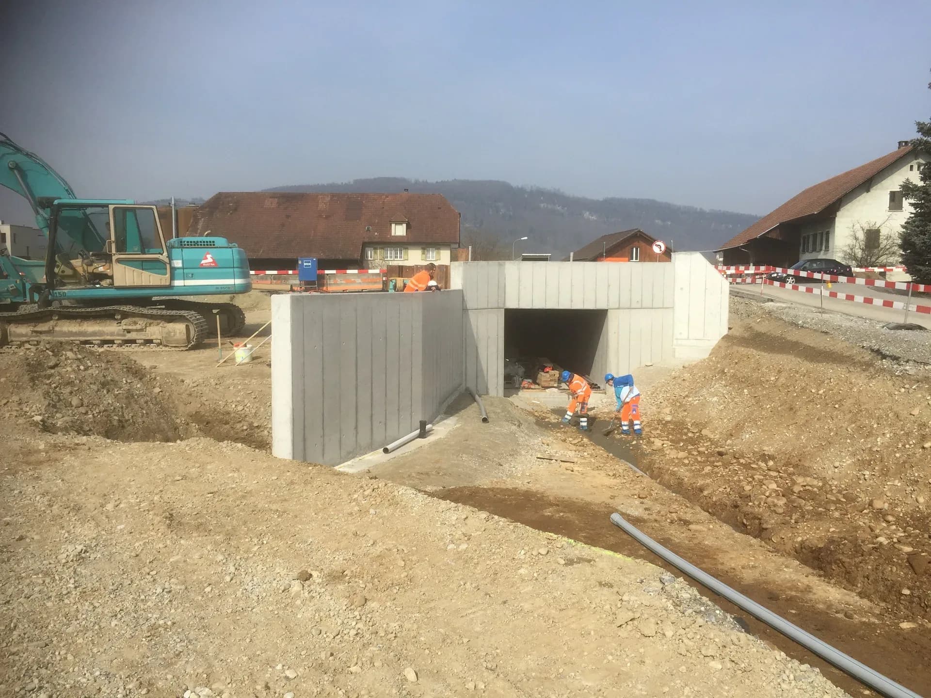 Neubau Kantonsstrasse mit Rad- und Gehweg Bild 1