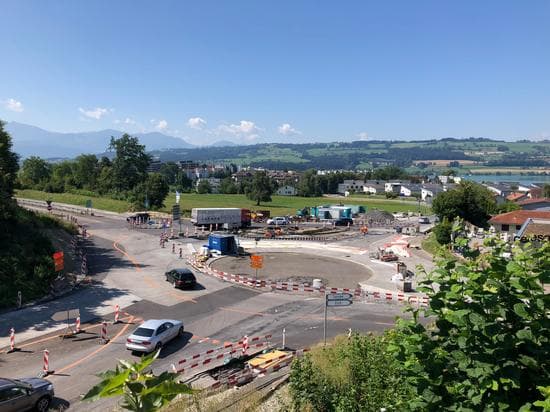 Autobahnanschlüsse Nord/Süd mit zwei Betonkreisel